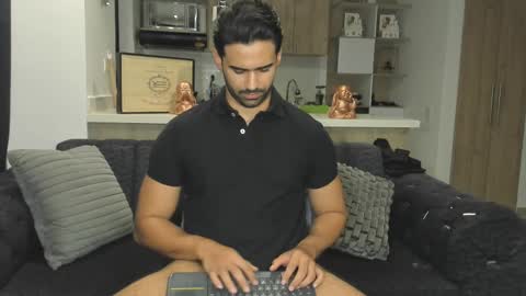 Snapshot of bradleymartin7 chatting on February 13, 1:29 am bradleymartin7 online show from February 13, 1:29 am