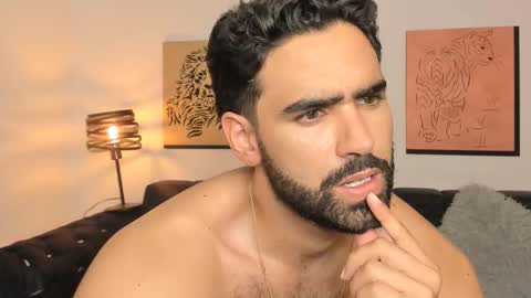 bradleymartin7 online show from February 11, 1:09 am