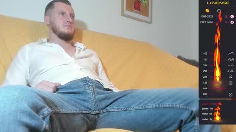 Snapshot of bradryder__ chatting on December 18, 1:45 pm Call me Alex online show from December 18, 1:45 pm