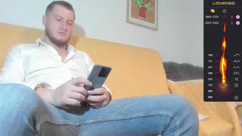 Snapshot of bradryder__ chatting on December 4, 11:35 am Call me Alex online show from December 4, 11:35 am