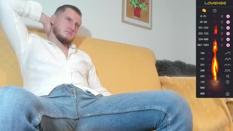 Snapshot of bradryder__ chatting on December 4, 7:33 am Call me Alex online show from December 4, 7:33 am