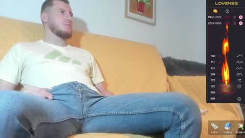 Snapshot of bradryder__ chatting on December 6, 12:55 pm Call me Alex online show from December 6, 12:55 pm