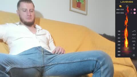 Snapshot of bradryder__ chatting on December 17, 9:50 am Call me Alex online show from December 17, 9:50 am