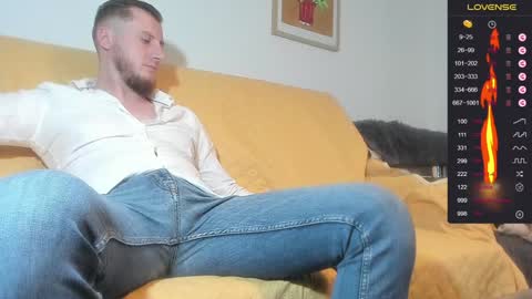 Snapshot of bradryder__ chatting on December 14, 6:20 pm Call me Alex online show from December 14, 6:20 pm
