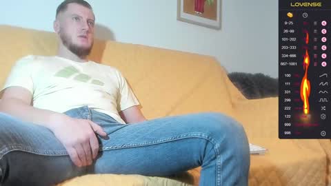 Snapshot of bradryder__ chatting on December 11, 9:52 am Call me Alex online show from December 11, 9:52 am