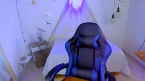 B R A N D online show from November 26, 11:40 am