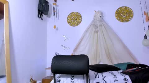 B R A N D online show from September 12, 9:17 pm