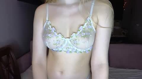 brandaany online show from November 18, 10:35 pm