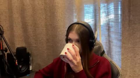 Snapshot of brandamatteson chatting on October 26, 1:23 pm Alice online show from October 26, 1:23 pm