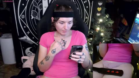 Snapshot of brandiwrld999 chatting on December 23, 6:15 pm BrandiWRLD999 online show from December 23, 6:15 pm