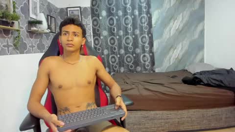 brandom_brook online show from April 29, 4:06 am