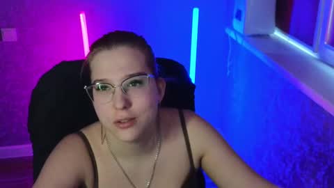 Snapshot of brandy__stars chatting on February 9, 4:57 am Belle online show from February 9, 4:57 am
