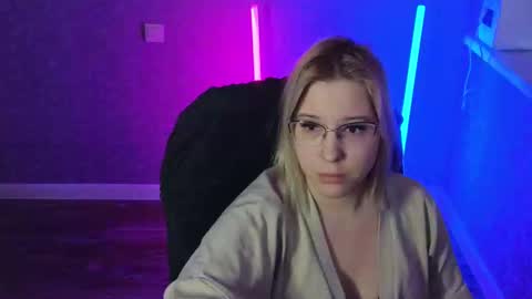 Snapshot of brandy__stars chatting on February 13, 6:09 am Belle online show from February 13, 6:09 am