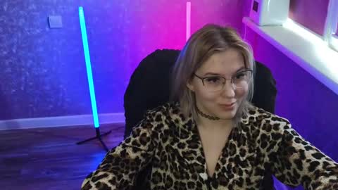 Snapshot of brandy__stars chatting on March 7, 5:07 am Belle online show from March 7, 5:07 am