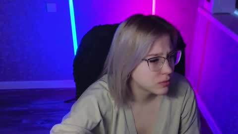 Snapshot of brandy__stars chatting on March 6, 1:37 am Belle online show from March 6, 1:37 am