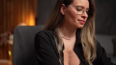 Alex online show from December 3, 5:30 am