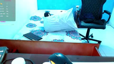 Snapshot of bray_hotboy chatting on February 16, 3:26 am Bray Hotboy online show from February 16, 3:26 am