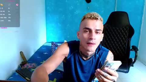 Snapshot of bray_hotboy chatting on March 2, 3:59 pm Bray Hotboy online show from March 2, 3:59 pm
