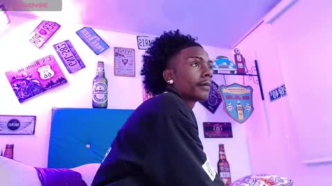 Snapshot of breazer__ chatting on September 11, 10:44 pm breazer__ online show from September 11, 10:44 pm