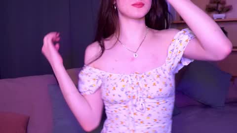 Milessa  online show from February 5, 8:25 pm