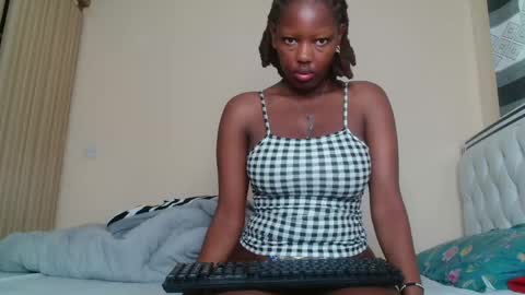 bree_beauty online show from May 17, 5:05 am