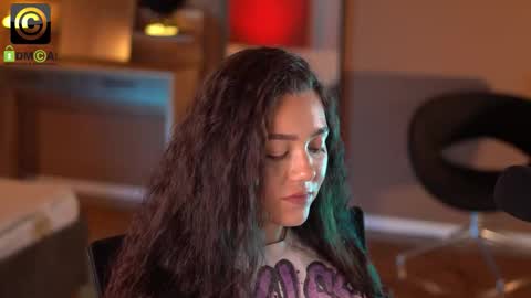 Leah online show from September 10, 7:09 am