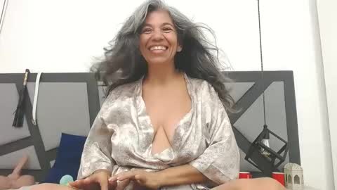 BRENDA VELASQUEZ online show from September 26, 12:40 am