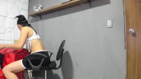 Snapshot of brenda_viver chatting on September 21, 2:15 am brenda_viver online show from September 21, 2:15 am