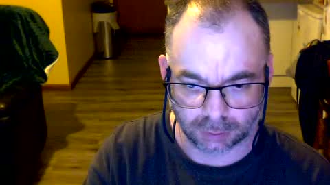 bretth44 online show from June 16, 6:17 am
