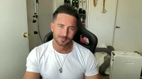Brett Mycles online show from June 28, 6:26 pm
