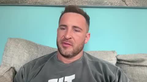 Snapshot of brettmycles chatting on March 6, 1:24 pm Brett Mycles online show from March 6, 1:24 pm