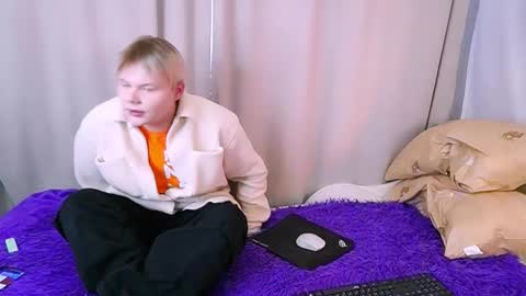 brian_mils online show from February 20, 11:56 am