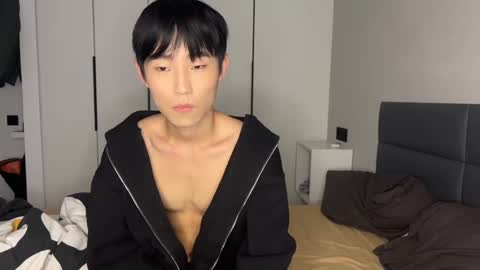Snapshot of brian_stars chatting on February 18, 2:27 pm Brian boy online show from February 18, 2:27 pm