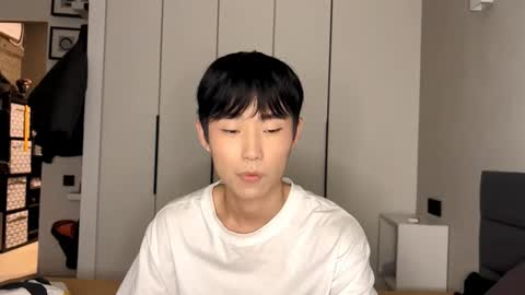 Snapshot of brian_stars chatting on February 17, 4:06 pm Brian boy online show from February 17, 4:06 pm