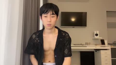 Snapshot of brian_stars chatting on March 2, 11:50 am Brian boy online show from March 2, 11:50 am