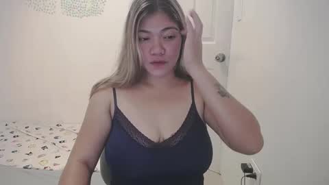 Snapshot of briana_lovexx chatting on February 10, 12:30 am Briana online show from February 10, 12:30 am