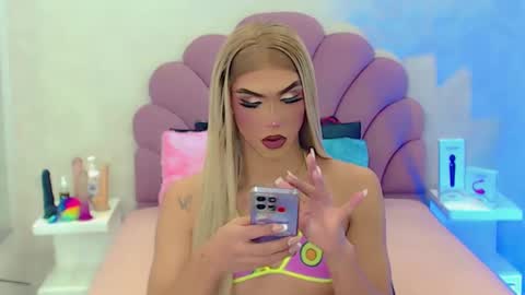 Snapshot of briana_sex32 chatting on February 27, 8:35 am BRIANA online show from February 27, 8:35 am