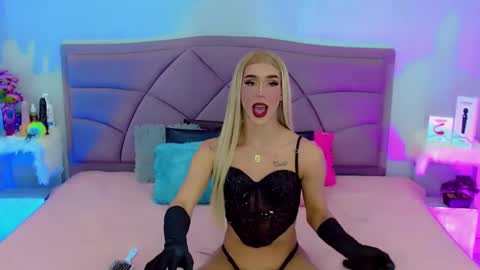 Snapshot of briana_sex32 chatting on February 22, 5:02 am BRIANA online show from February 22, 5:02 am