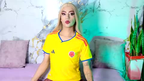 briana_white online show from July 3, 6:01 pm