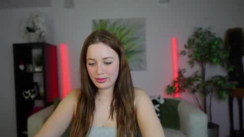 Brianna Nice online show from December 18, 8:14 pm