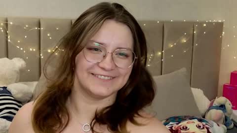 briarwynn online show from May 19, 1:56 am
