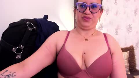 Snapshot of brigittemiller chatting on March 3, 7:39 pm BRIGITTE online show from March 3, 7:39 pm