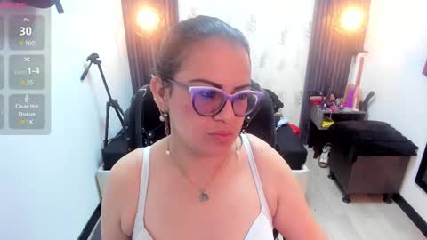 Snapshot of brigittemiller chatting on February 25, 4:14 pm BRIGITTE online show from February 25, 4:14 pm