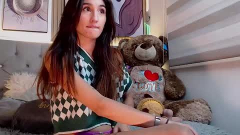 Snapshot of brinna_ev chatting on December 5, 12:47 am B R I N N A online show from December 5, 12:47 am