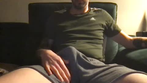 Snapshot of brit7cguy chatting on February 19, 9:14 pm myheavyload online show from February 19, 9:14 pm