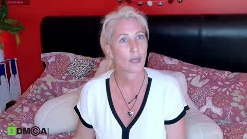 Lady Annabelle Montgomery online show from April 29, 9:52 pm