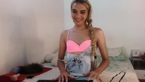 Snapshot of britney_deveraux chatting on September 8, 11:48 pm Britney online show from September 8, 11:48 pm