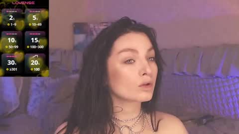 Snapshot of britneybarker chatting on March 2, 2:30 am britneybarker online show from March 2, 2:30 am