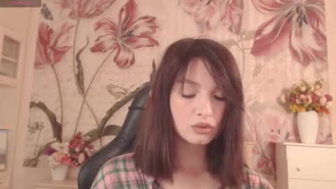 Snapshot of britneybarker chatting on September 18, 4:27 am britneybarker online show from September 18, 4:27 am