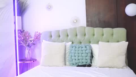 BritneySynn online show from October 12, 6:50 am